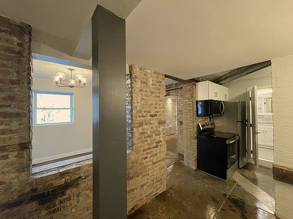 Kitchen & Dining Area