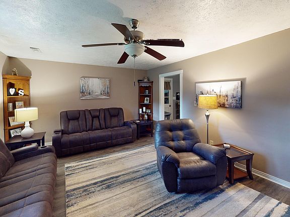 3rd image of 166 Woodside Ln