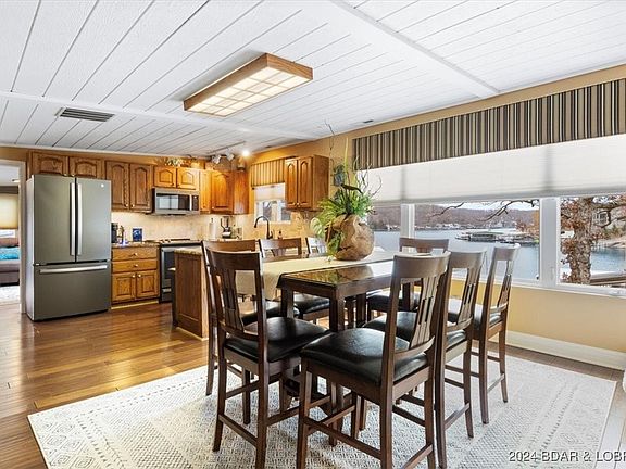 4th image of 30562 Echo Valley Ln