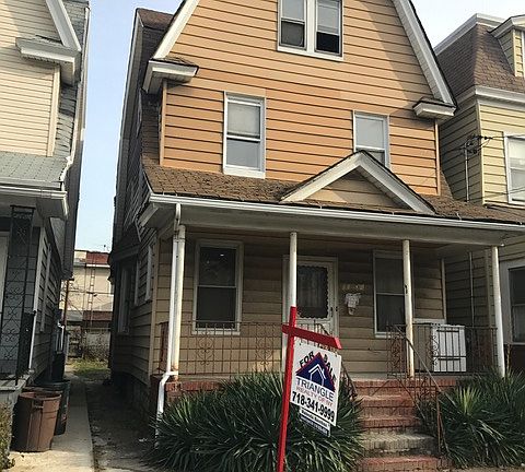 3rd image of 8731 116th St
