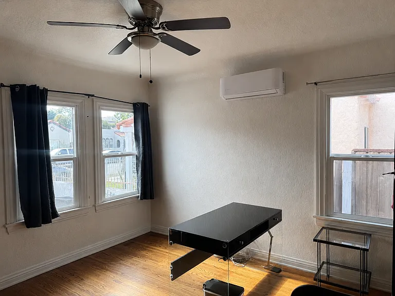 2132 Cedar Ave — Photo 5