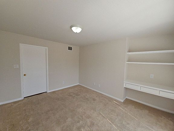 5th image of 2626 Holly Hall St