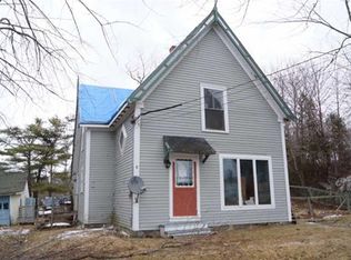 8 Berry Ave, Machias, ME 04654