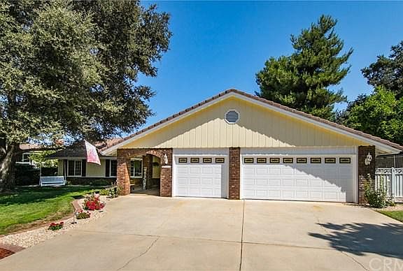 3rd image of 37150 Oak View Dr