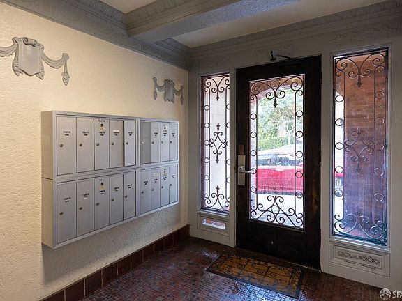 3rd image of 1025 Powell St
