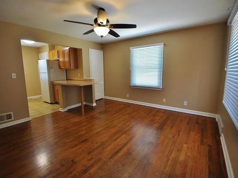 3259 Potter St — Photo 4