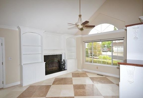 3rd image of 430 Kingston Dr