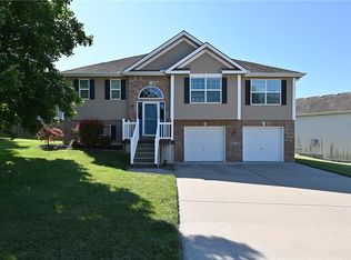 5043 NW Woodside Dr, Riverside, MO 64150