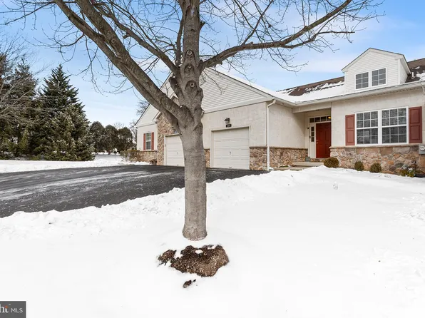 2104 Hidden Meadow Dr, Colmar, PA 18915