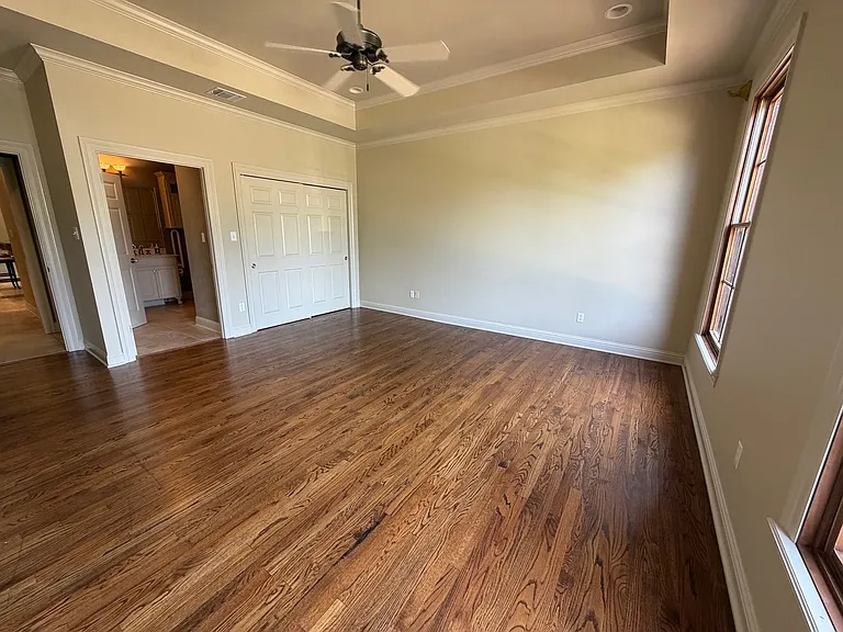 1073 Waters Edge Cir — Photo 17