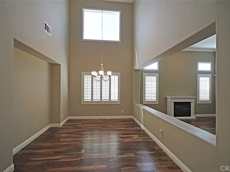 28406 Falcon Crest Dr — Photo 5