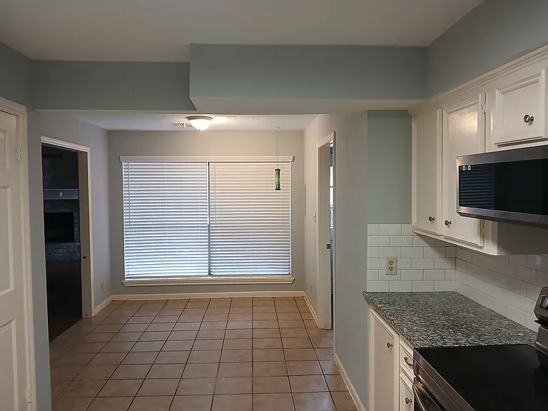 2723 Roseheath Ln — Photo 26