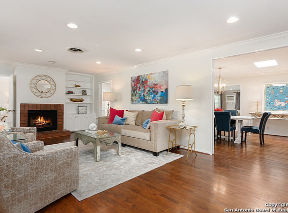 5th image of 2911 Woodcrest Dr