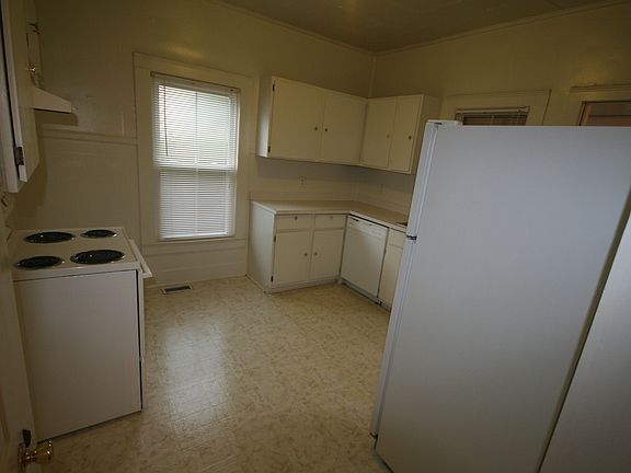 5th image of 1704 W Knox St