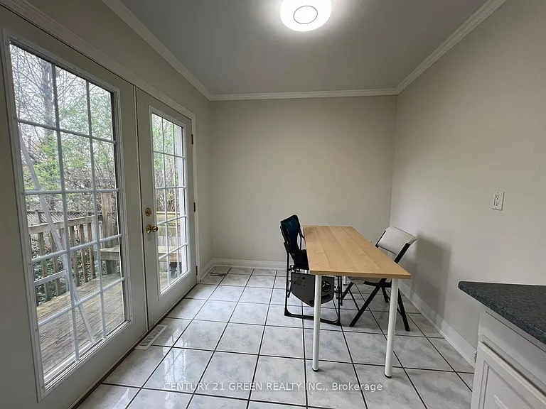 1257 Tredmore Dr #UPPER — Photo 11