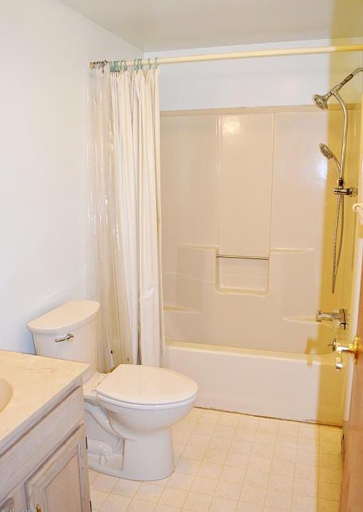 2nd image of 115 Daisy Dr