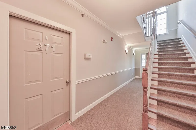 1 bed, 1.5 bath, 816 sqft, $2,100 — Photo 4