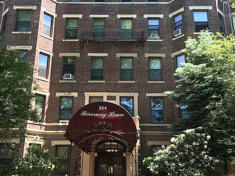 Studio, 420 sqft, $2,000 — Photo 4