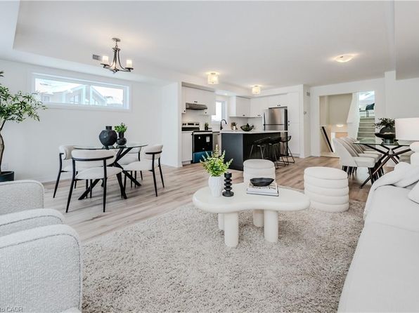 15 Stauffer Woods Trl #A4, Kitchener, ON N2P 0K7