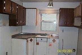 3rd image of 963 Lincoln Dr E