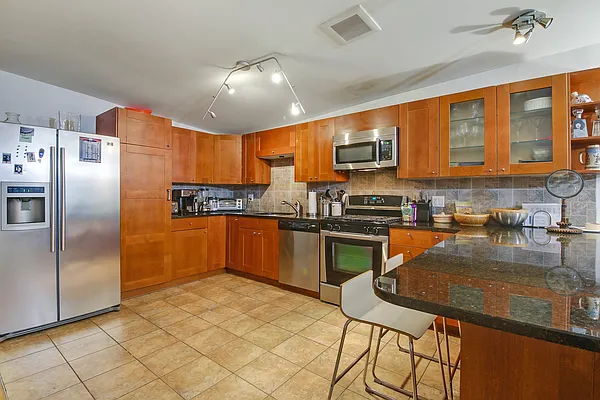 Rented by Compass | media 17