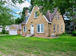 1416 E 86th St, Bloomington, MN 55425