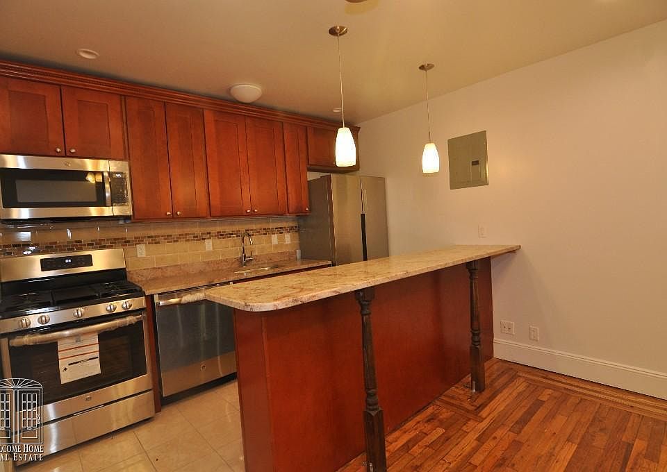 2nd image of 4507 43rd Ave APT 1A