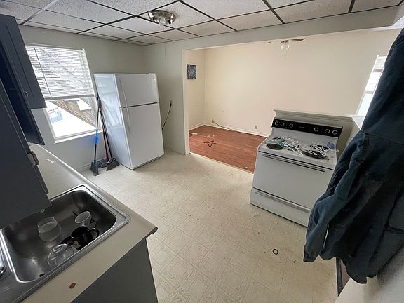 3rd image of 72 Military St #5