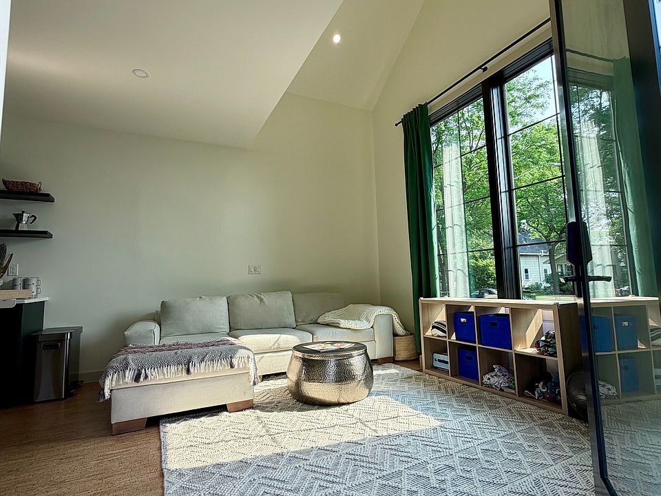 1st image of 3540 37th Ave S #1