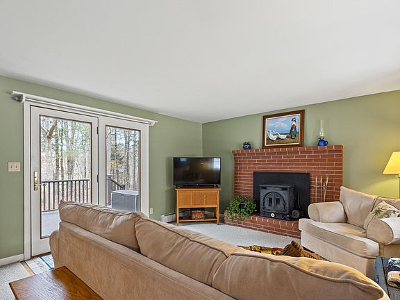 5th image of 46 Rainbow Farm Road