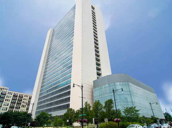 500 W Superior St Unit 1203, Chicago, IL 60654