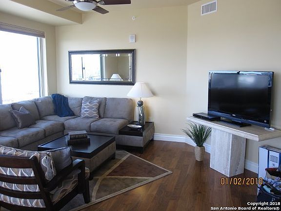 5th image of 215 N Center #1707