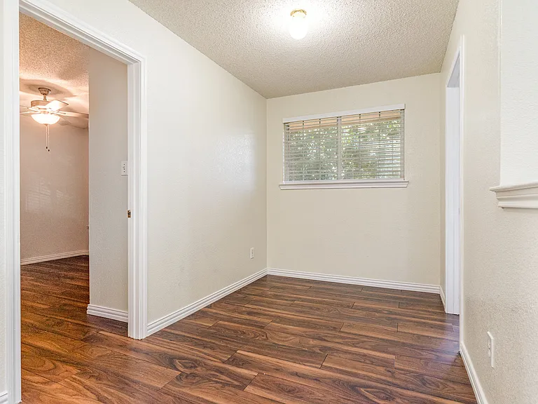 1810 Cedar Ridge Dr — Photo 24
