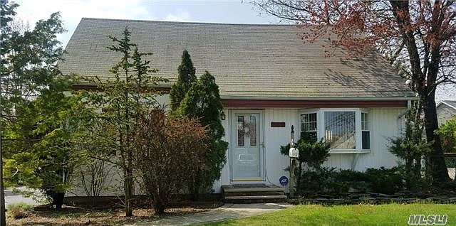 2nd image of 1488 Little Whaleneck Rd