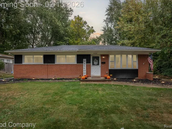 22440 Hawthorne St, Farmington, MI 48336