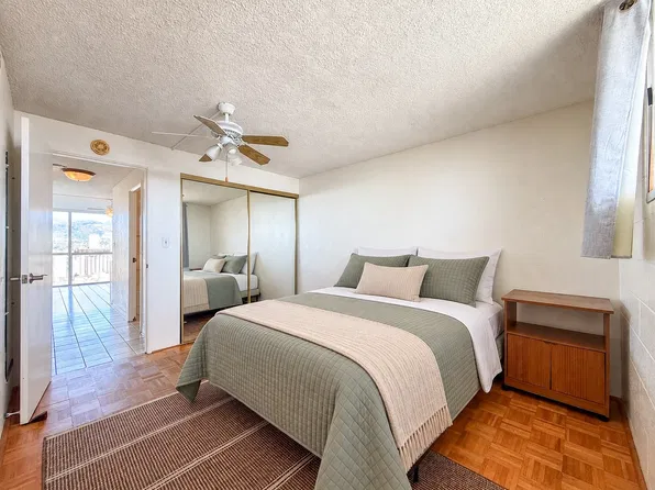 2211 Ala Wai Blvd, Honolulu, HI