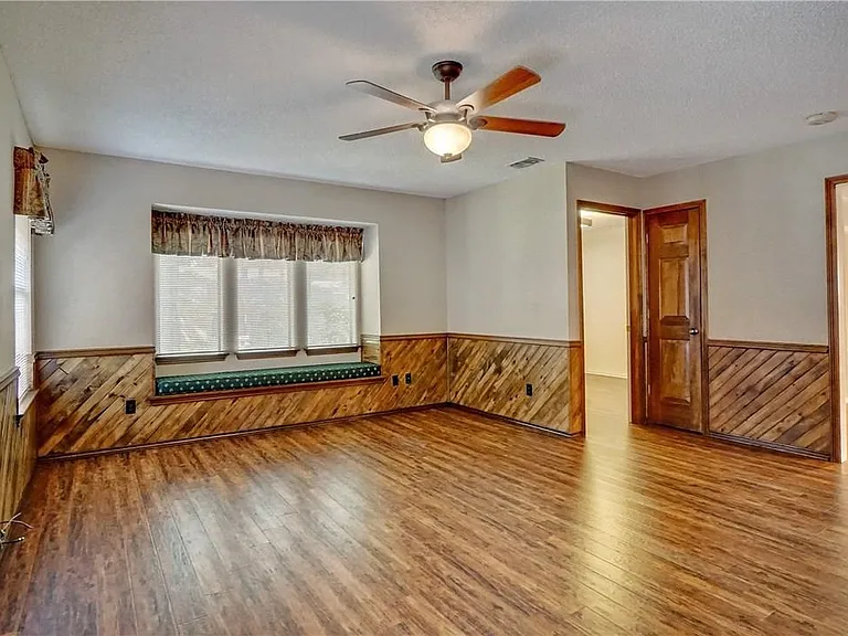 5705 Royal Club Dr — Photo 17