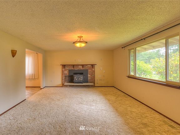 3rd image of 5601 17th Avenue NE
