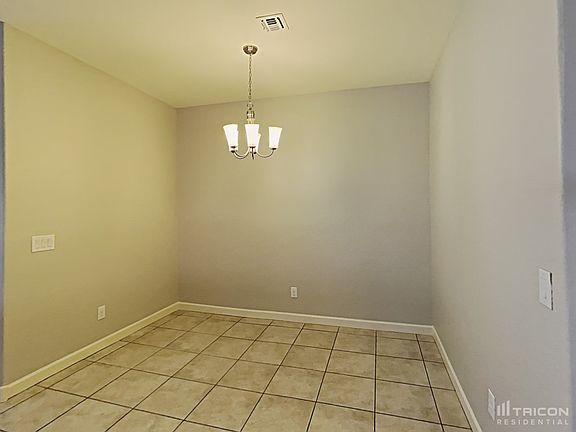 3rd image of 41190 W Curtis Ln