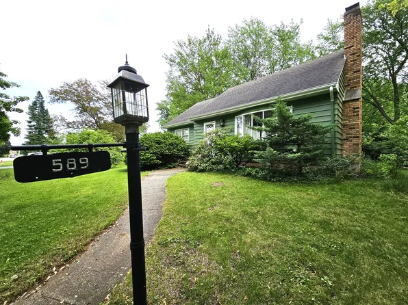 589 Krenz Ave, Cary, IL 60013