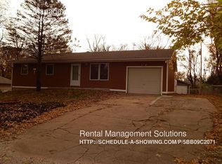 609 NW Half Moon Ct, Topeka, KS 66617