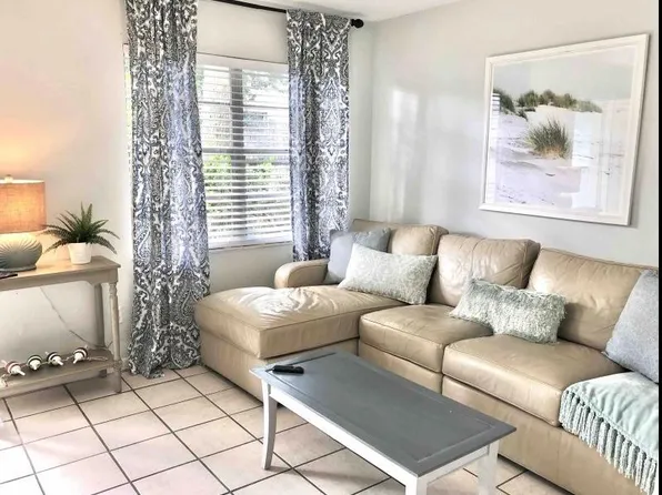 1810 2nd St N #B, Jacksonville Beach, FL 32250