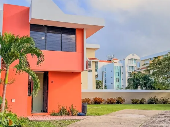 152 Plaza Virgen Fld, Luquillo, PR 00773