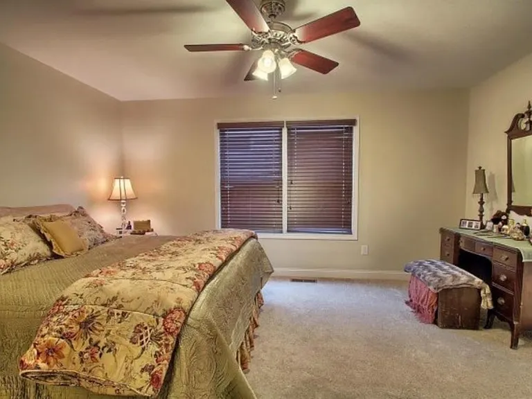 8854 Emerald Hill Dr — Photo 19
