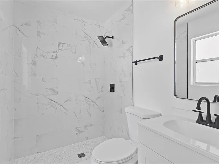 6206 S Foster Ave — Photo 8