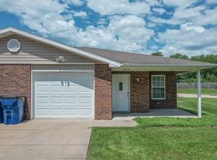 230 N Summit Dr #A, Holts Summit, MO 65043