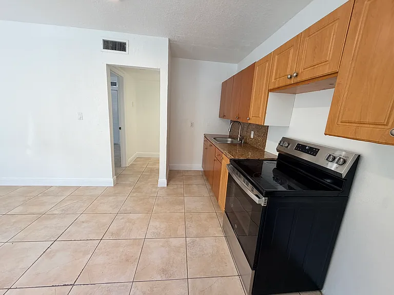 420 SW 14th Ave #1B — Photo 13