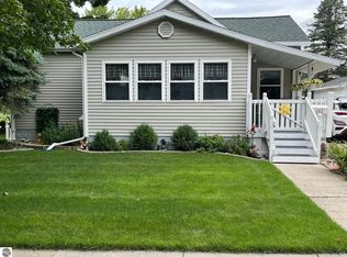 302 Elwell St, Alma, MI 48801