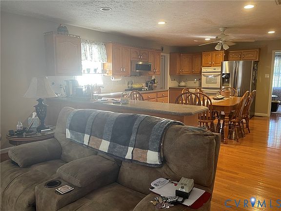 3rd image of 8002 Vaughan Rd