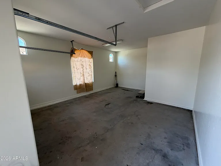 2417 E Iris Dr — Photo 36